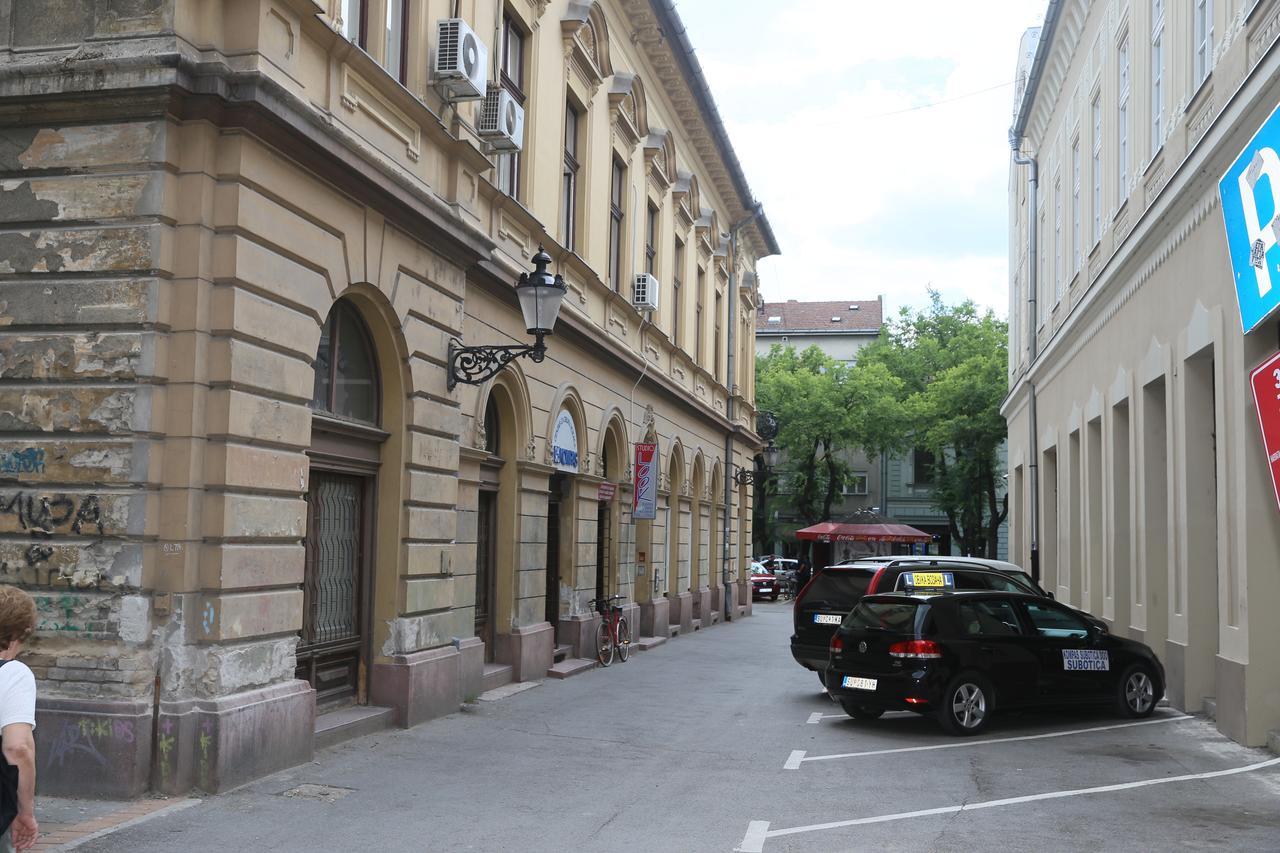 Ferienwohnung Apartman Centar 2 Subotica Exterior foto